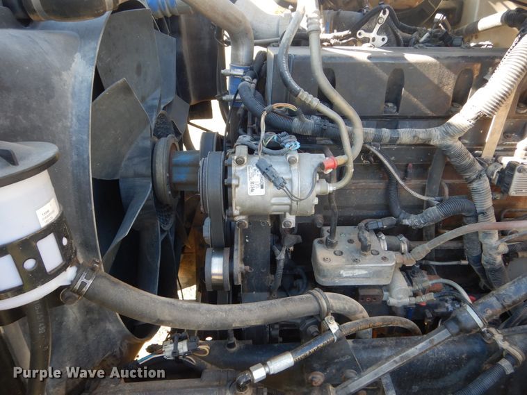 image for item HS9419 2005 International 9200i  semi truck