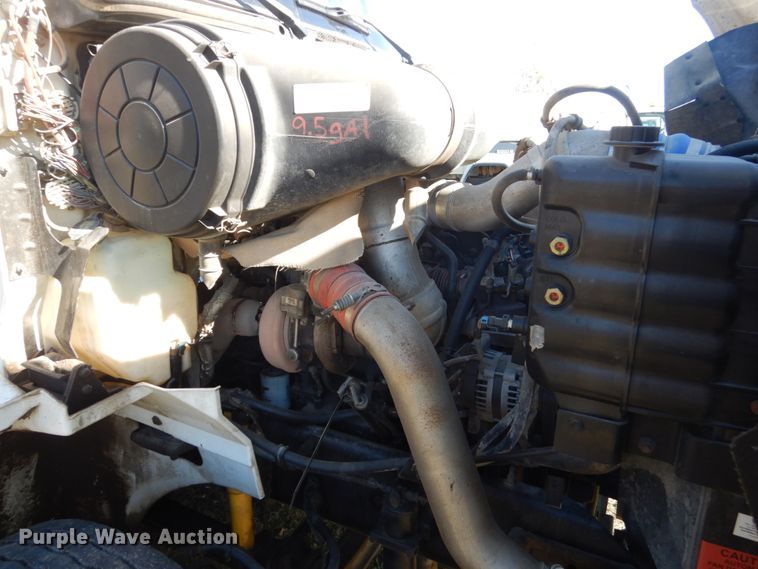 image for item HS9419 2005 International 9200i  semi truck