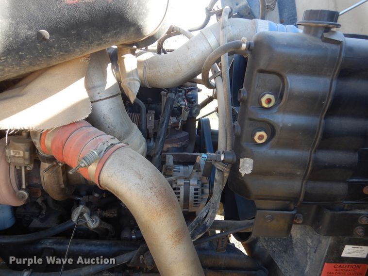 image for item HS9419 2005 International 9200i  semi truck