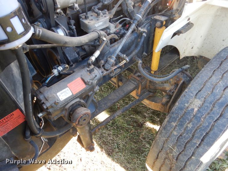 image for item HS9419 2005 International 9200i  semi truck