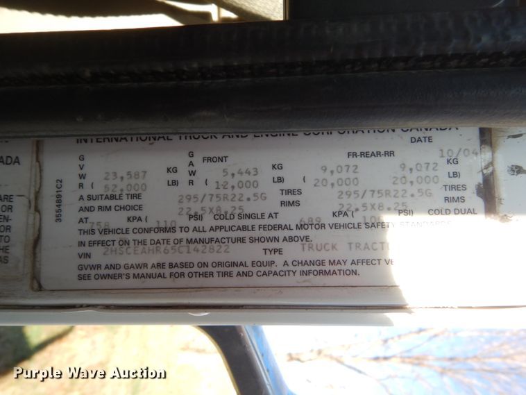 image for item HS9419 2005 International 9200i  semi truck