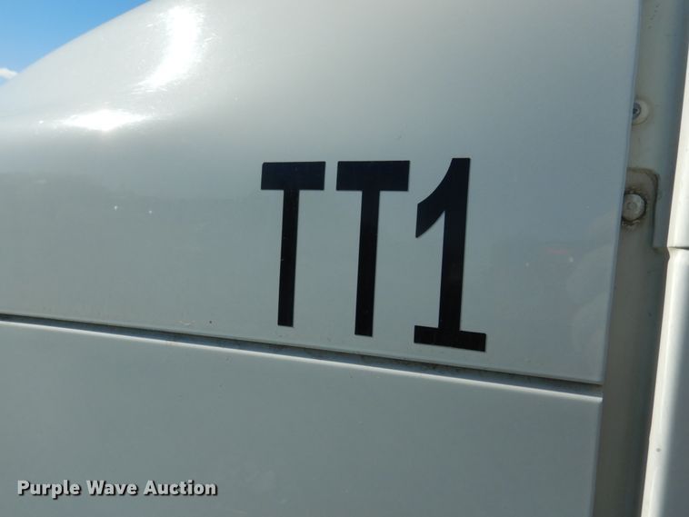 image for item HS9419 2005 International 9200i  semi truck