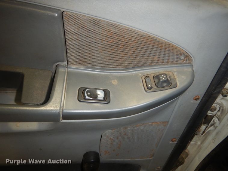 image for item HS9430 2004 Freightliner Columbia  semi truck