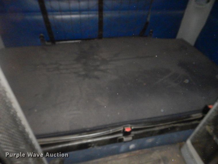 image for item HS9430 2004 Freightliner Columbia  semi truck