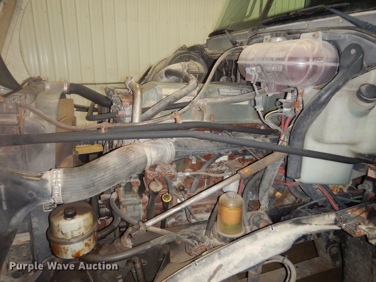 image for item HS9430 2004 Freightliner Columbia  semi truck