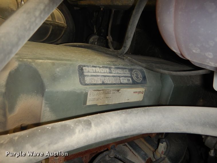 image for item HS9430 2004 Freightliner Columbia  semi truck