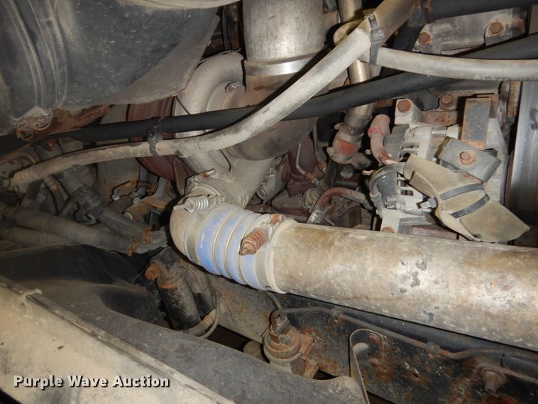 image for item HS9430 2004 Freightliner Columbia  semi truck