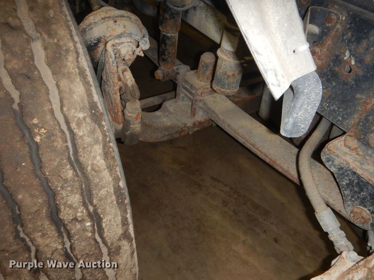 image for item HS9430 2004 Freightliner Columbia  semi truck