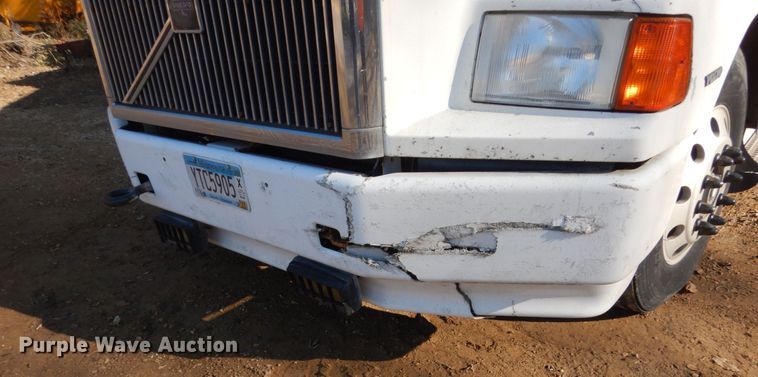 image for item HS9435 1996 Volvo WIA  semi truck