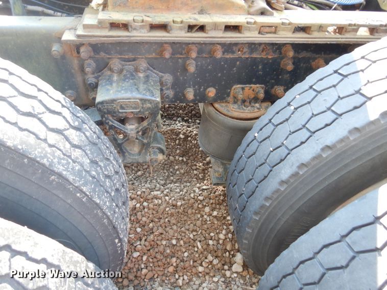 image for item HS9435 1996 Volvo WIA  semi truck