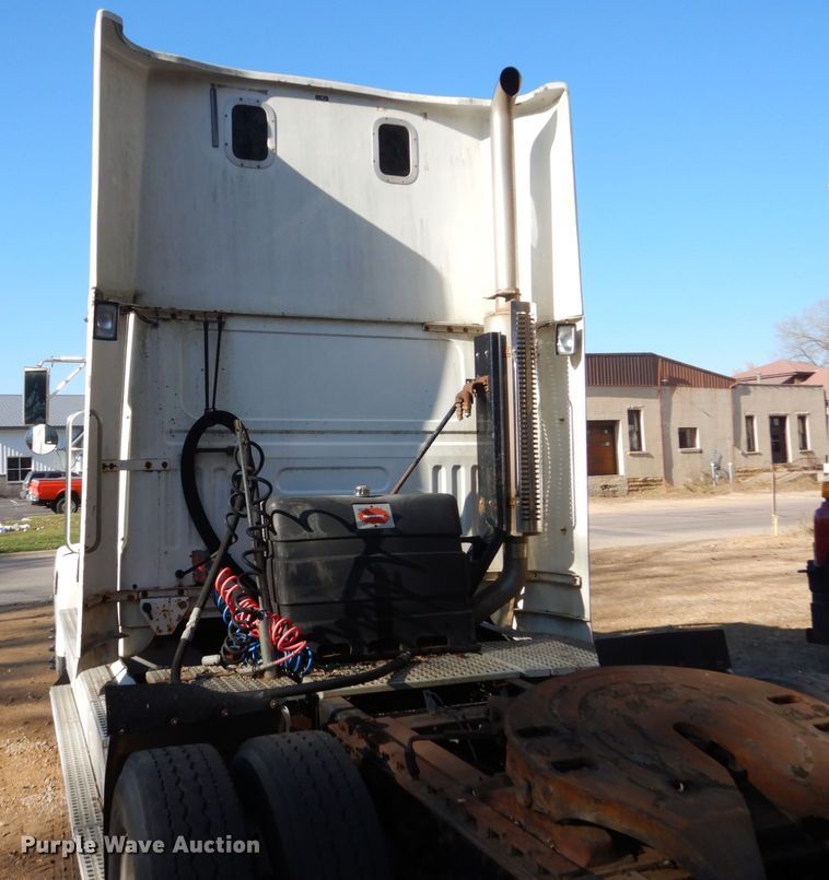 image for item HS9435 1996 Volvo WIA  semi truck