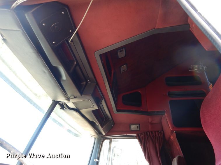 image for item HS9435 1996 Volvo WIA  semi truck