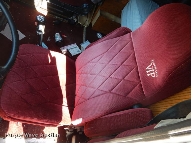 image for item HS9435 1996 Volvo WIA  semi truck