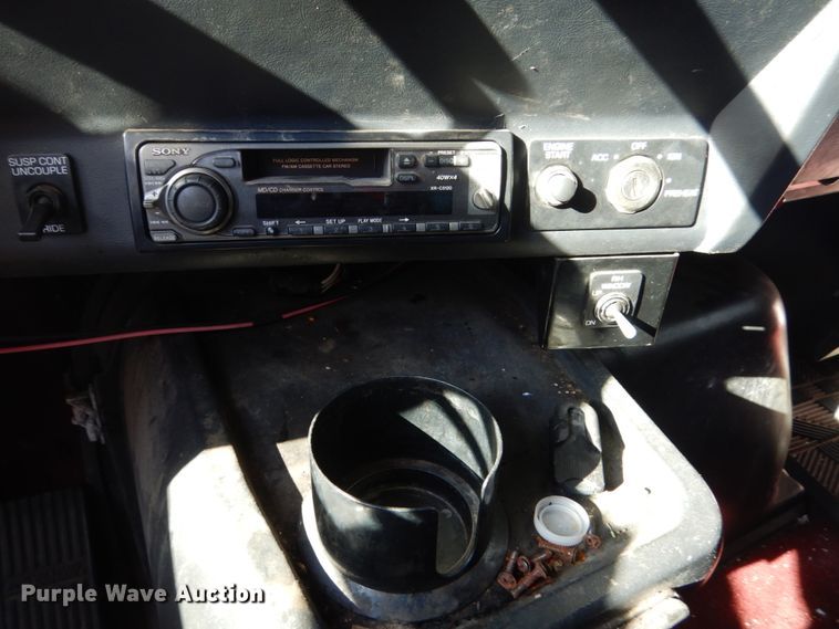 image for item HS9435 1996 Volvo WIA  semi truck