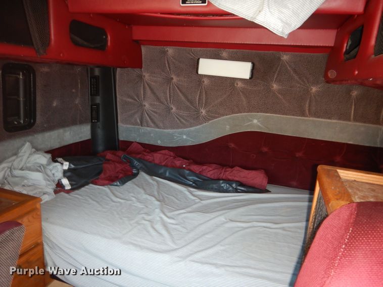 image for item HS9435 1996 Volvo WIA  semi truck