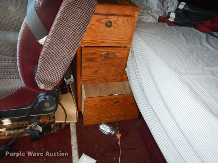 image for item HS9435 1996 Volvo WIA  semi truck