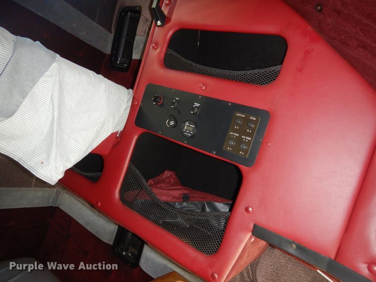 image for item HS9435 1996 Volvo WIA  semi truck