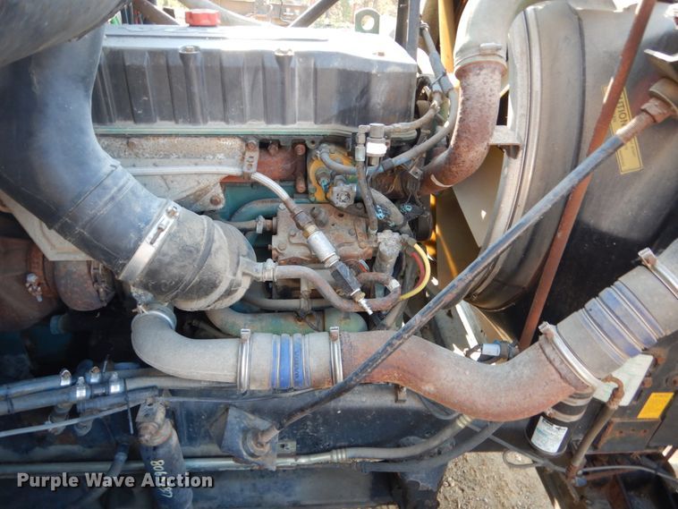 image for item HS9435 1996 Volvo WIA  semi truck