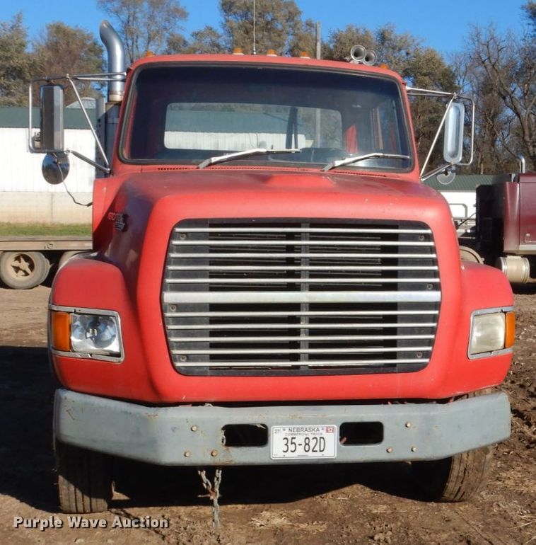 image for item HS9442 1992 Ford Aeromax L9000  semi truck