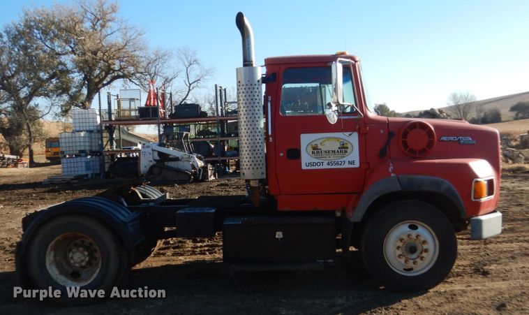 image for item HS9442 1992 Ford Aeromax L9000  semi truck