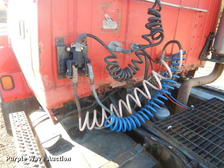 image for item HS9442 1992 Ford Aeromax L9000  semi truck