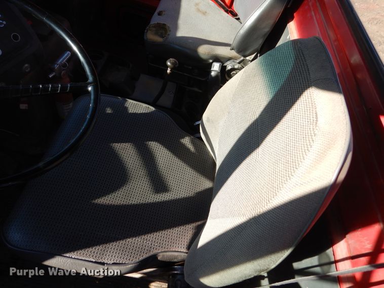 image for item HS9442 1992 Ford Aeromax L9000  semi truck