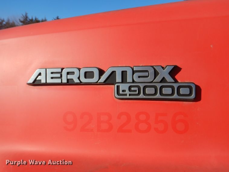 image for item HS9442 1992 Ford Aeromax L9000  semi truck