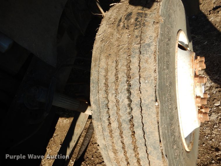 image for item HS9442 1992 Ford Aeromax L9000  semi truck