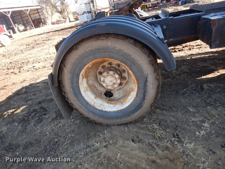 image for item HS9442 1992 Ford Aeromax L9000  semi truck