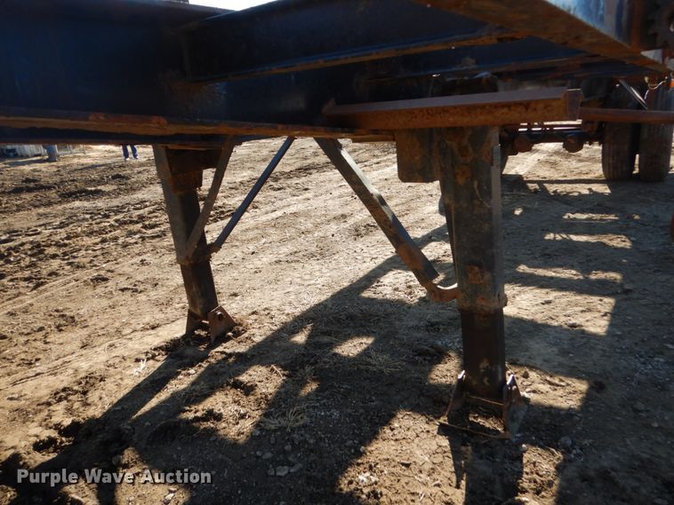 image for item HS9444 1999 Trailmobile pole trailer