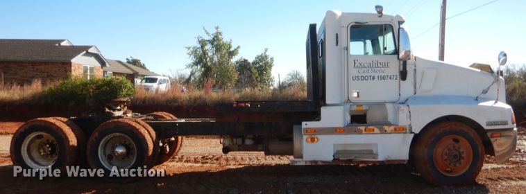 image for item HW9106 1990 Kenworth T660  semi truck