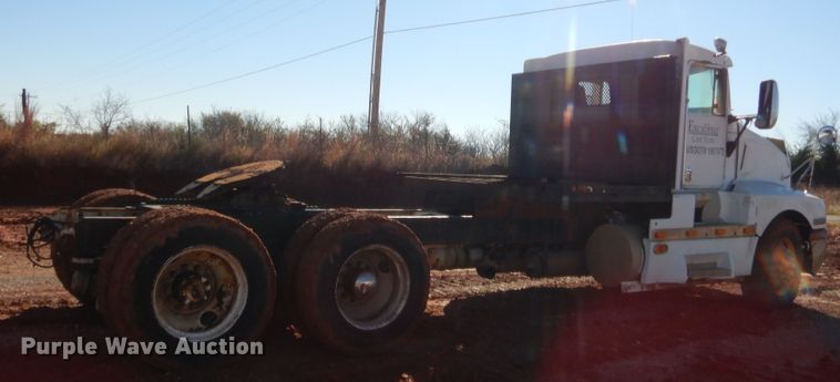 image for item HW9106 1990 Kenworth T660  semi truck