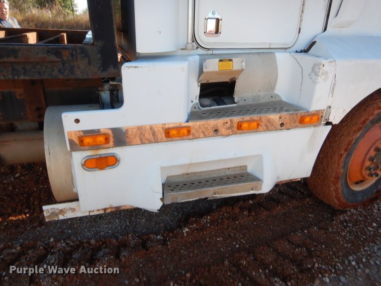 image for item HW9106 1990 Kenworth T660  semi truck