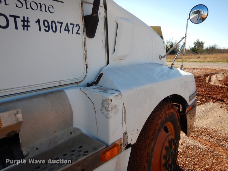 image for item HW9106 1990 Kenworth T660  semi truck