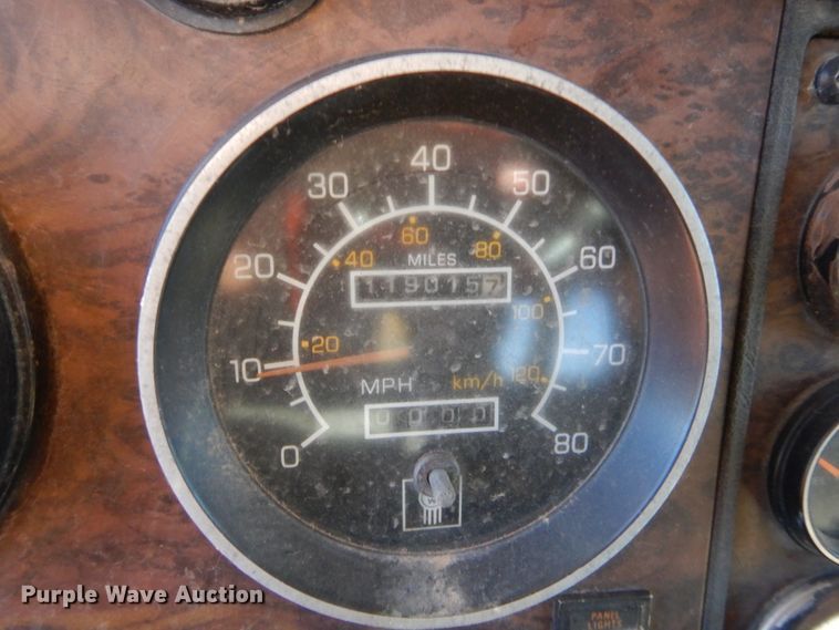 image for item HW9106 1990 Kenworth T660  semi truck