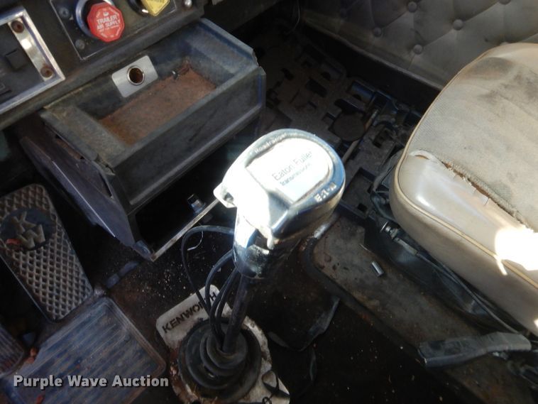 image for item HW9106 1990 Kenworth T660  semi truck