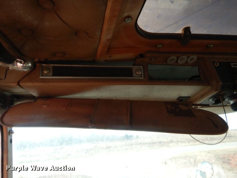 image for item HW9106 1990 Kenworth T660  semi truck