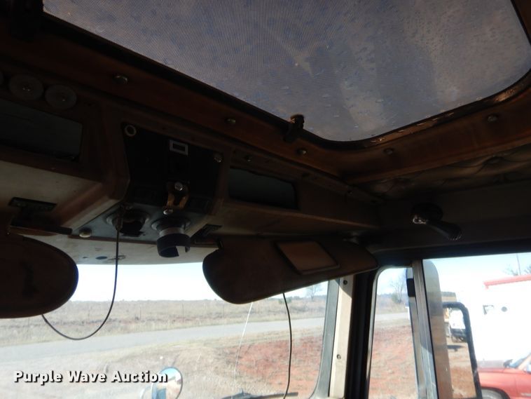 image for item HW9106 1990 Kenworth T660  semi truck