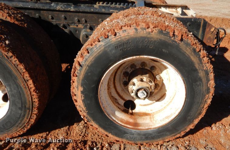 image for item HW9106 1990 Kenworth T660  semi truck