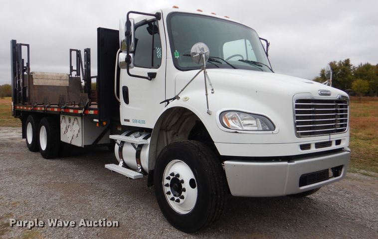 image for item HX9007 2010 Freightliner Business Class M2  flatbed truck