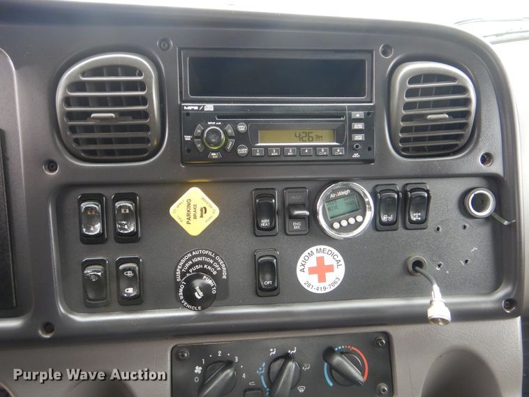 image for item HX9007 2010 Freightliner Business Class M2  flatbed truck