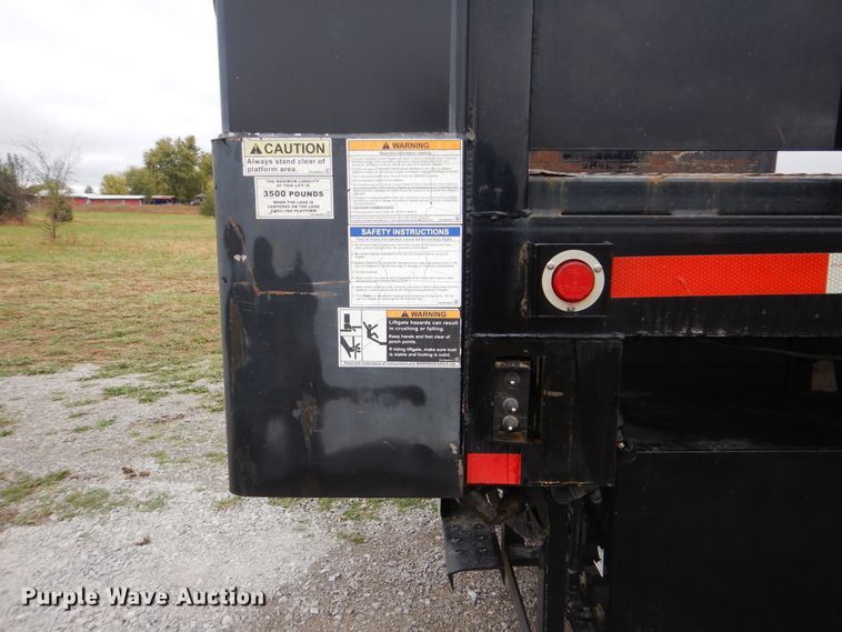 image for item HX9007 2010 Freightliner Business Class M2  flatbed truck