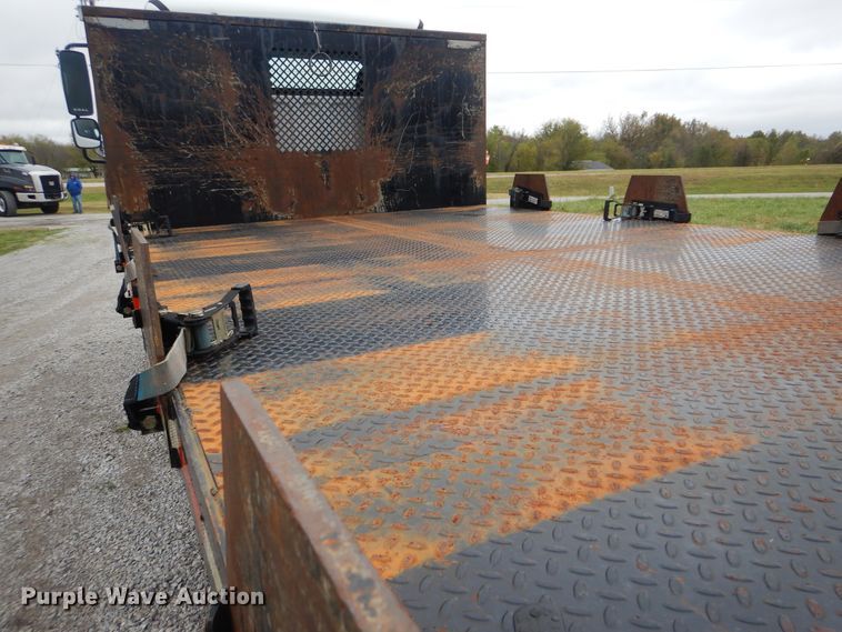 image for item HX9007 2010 Freightliner Business Class M2  flatbed truck