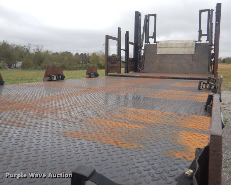 image for item HX9007 2010 Freightliner Business Class M2  flatbed truck