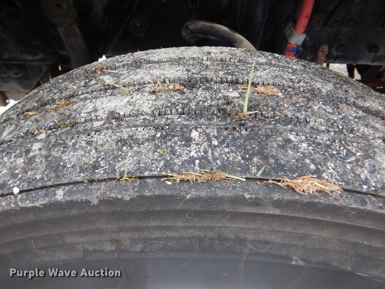 image for item HX9007 2010 Freightliner Business Class M2  flatbed truck