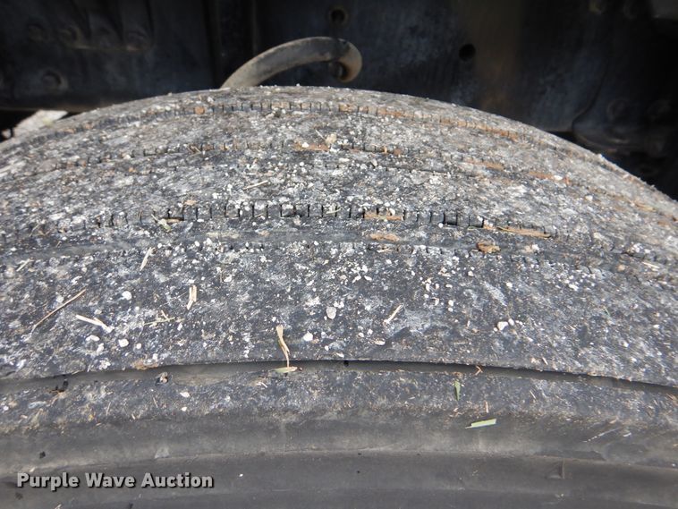 image for item HX9007 2010 Freightliner Business Class M2  flatbed truck