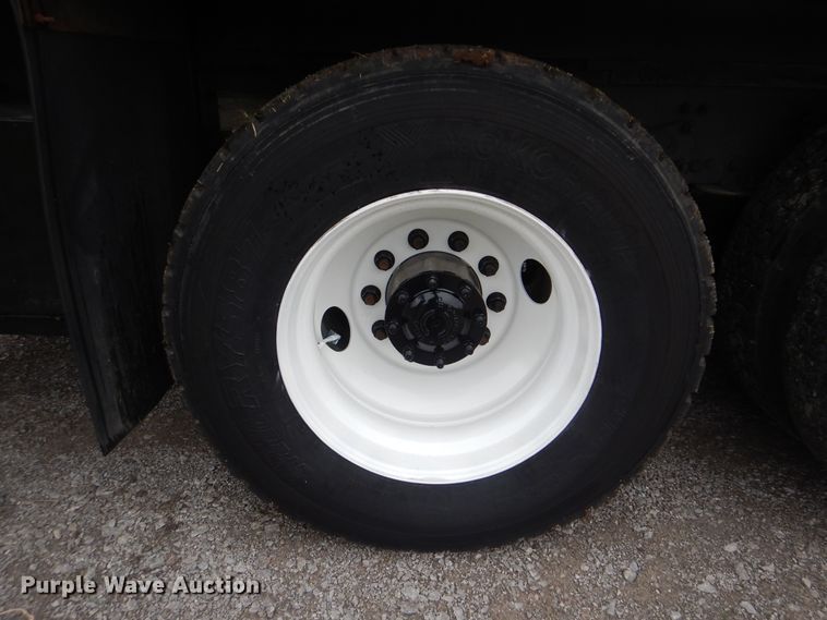 image for item HX9007 2010 Freightliner Business Class M2  flatbed truck