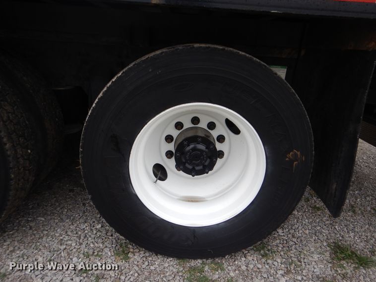 image for item HX9007 2010 Freightliner Business Class M2  flatbed truck