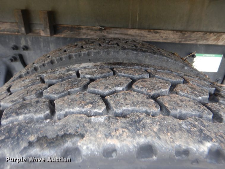 image for item HX9007 2010 Freightliner Business Class M2  flatbed truck