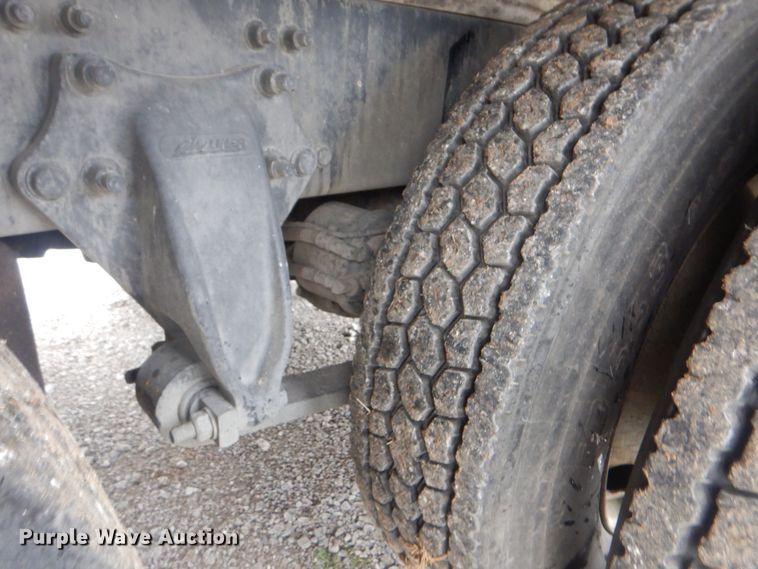 image for item HX9007 2010 Freightliner Business Class M2  flatbed truck